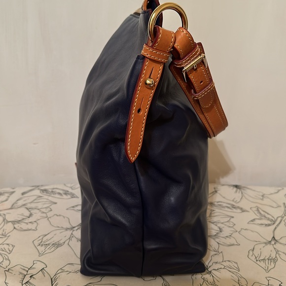 Handbag - Picture 4 of 11